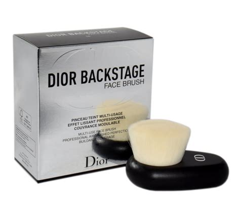 dior face brush 18